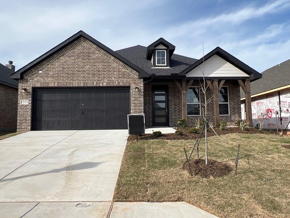 1st image of 1315 Hickory Ct