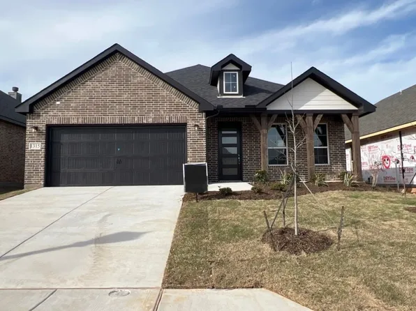 1315 Hickory Ct, Weatherford, TX 76086