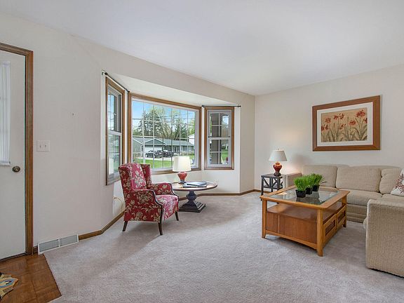 5th image of 1156 Paradise Lake Dr SE