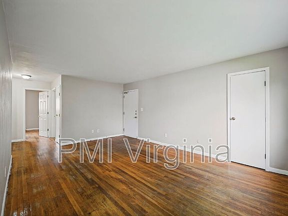 5th image of 2414 Courtney Ave APT 2