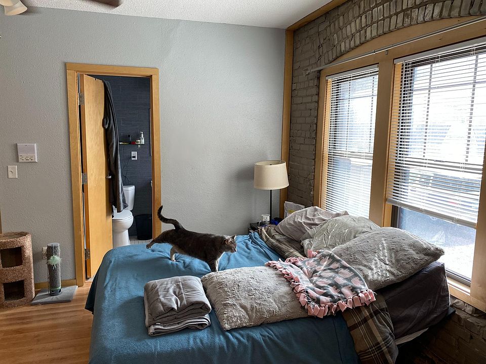 1st image of 615 E 16th St #103