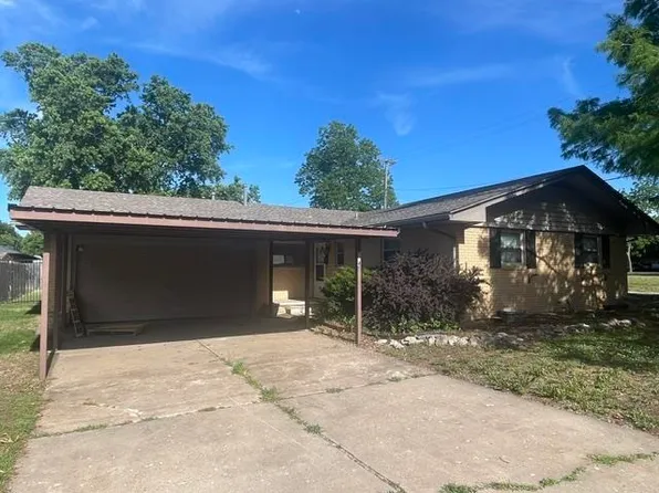 114 S Peach Ave, Newkirk, OK 74647