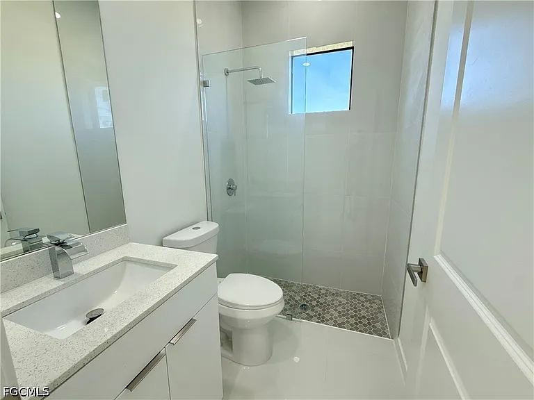 4238 NW 34th Ter — Photo 35