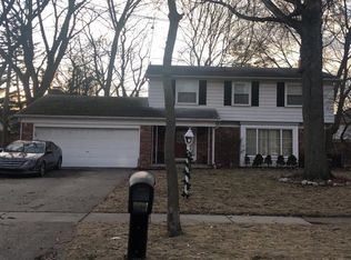27071 Charles Dr, Southfield, MI 48076