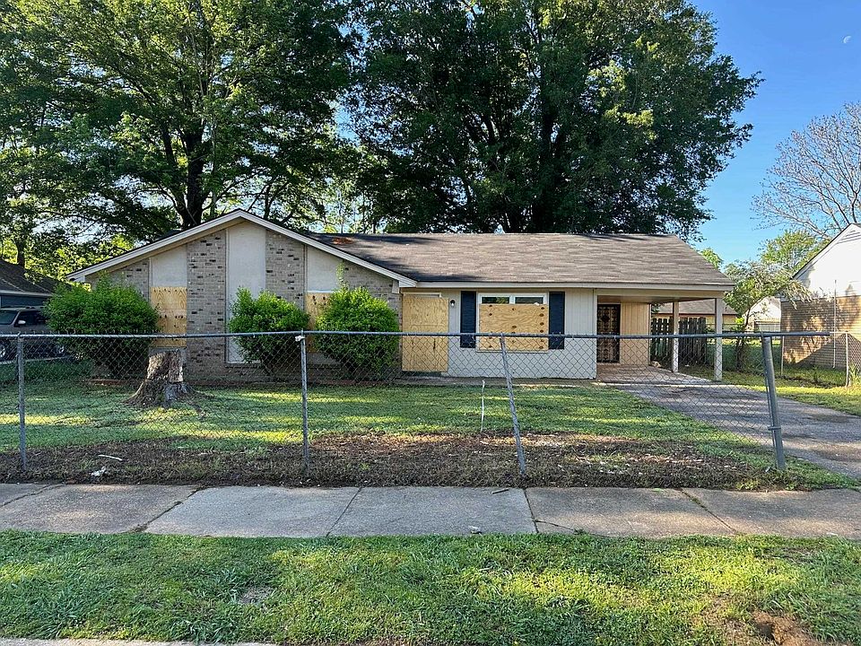 1st image of 1 E Byfield Dr