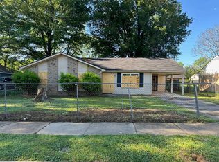 1 E Byfield Dr, Memphis, TN 38109