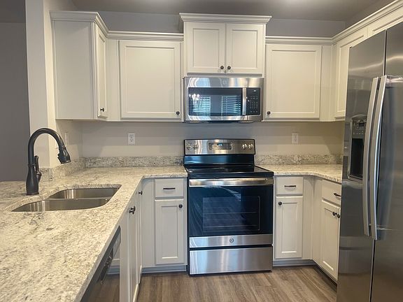 4th image of 2143 Dela Dr