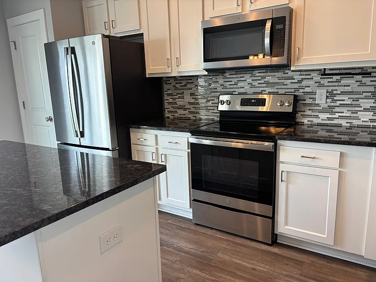 606 Windsurfing Ln — Photo 2