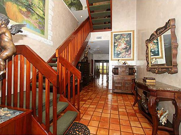 3rd image of 6108 Paradise Point Dr