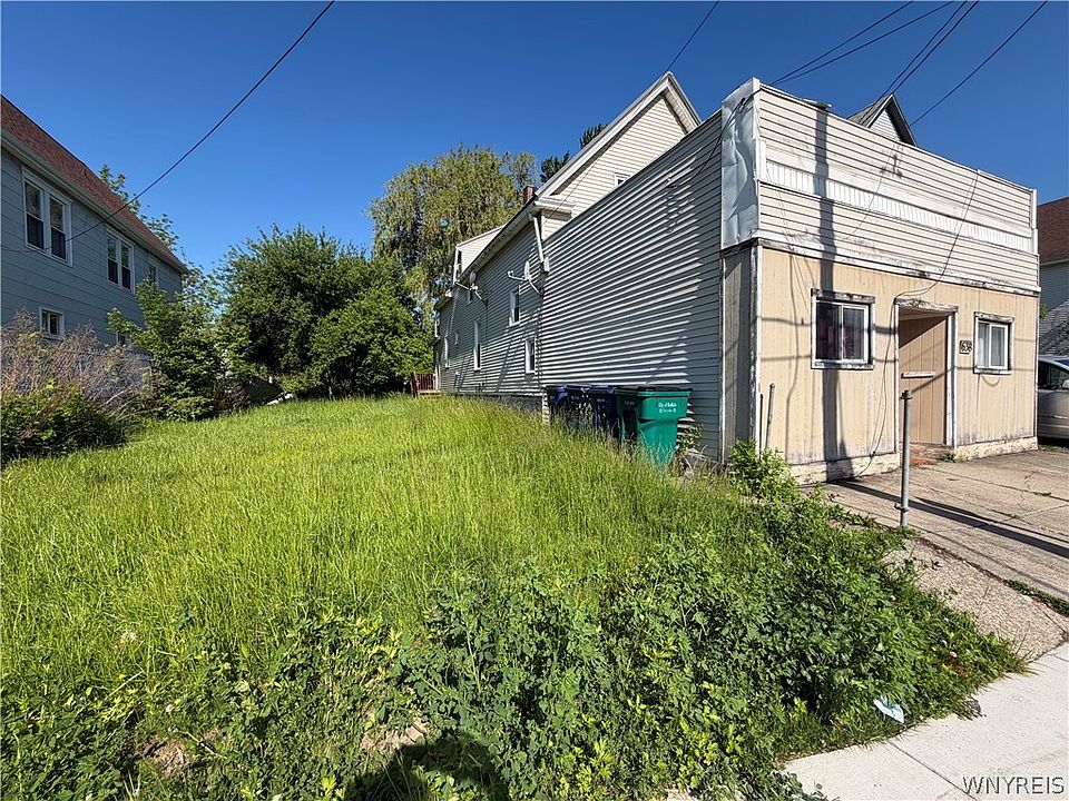 2nd image of 638 Hopkins St