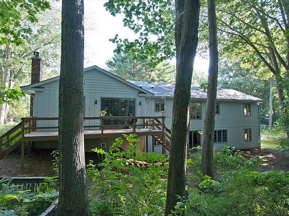4th image of 2349 Sunset Bluff Dr