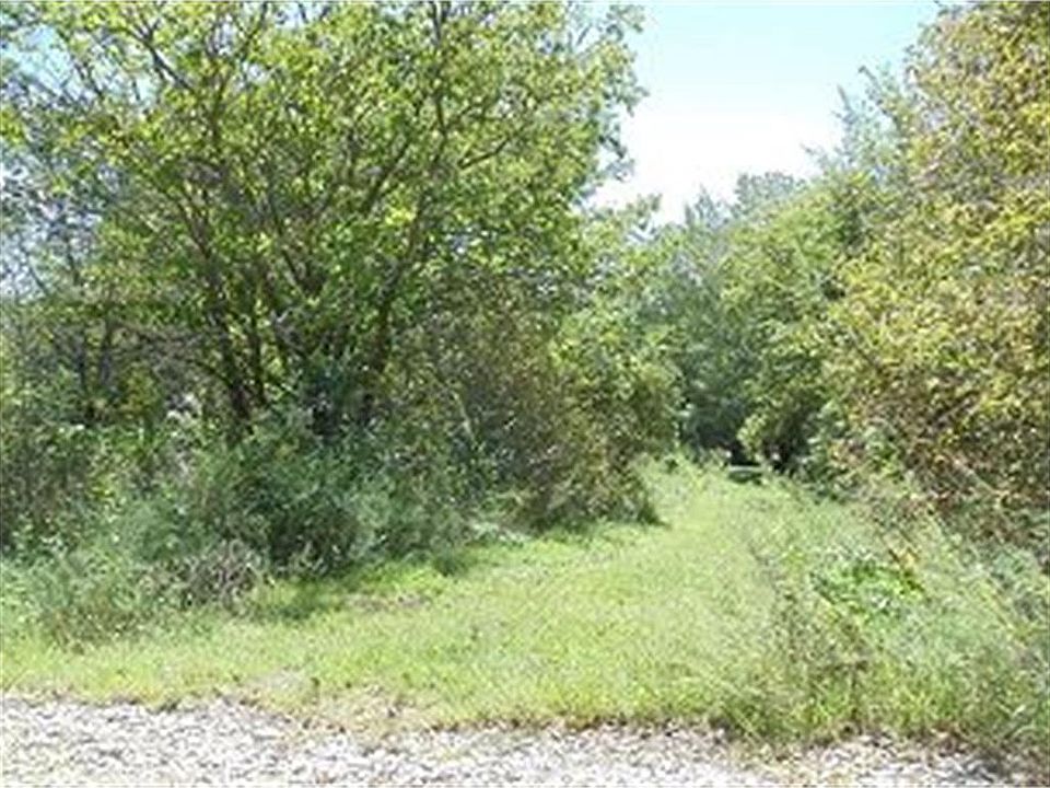 2nd image of 981 156th St