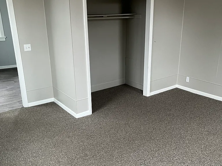 527 W Main St #B — Photo 10