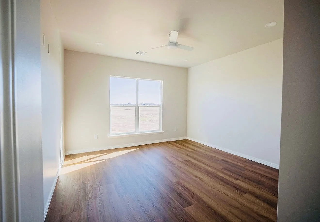 3 bed, 1400 sqft, $1,950 — Photo 2