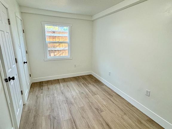 4th image of 420 W 20th St #3
