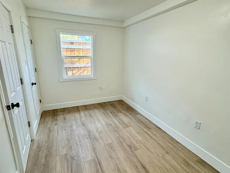 420 W 20th St #3 — Photo 4