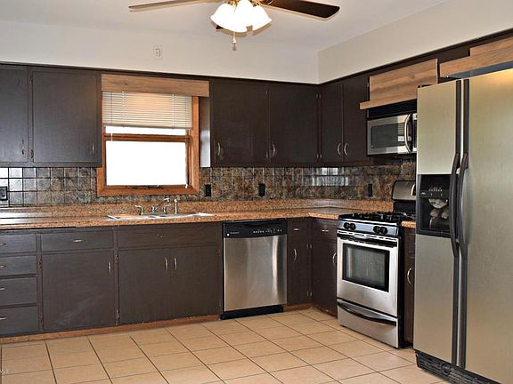 4th image of 825 14th St NE