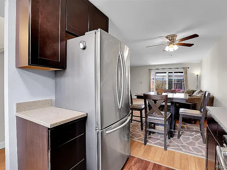 2 bed, 1094 sqft, $1,900 — Photo 4