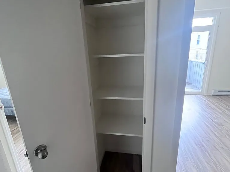 University Park Apartments near Cornell University — Photo 904