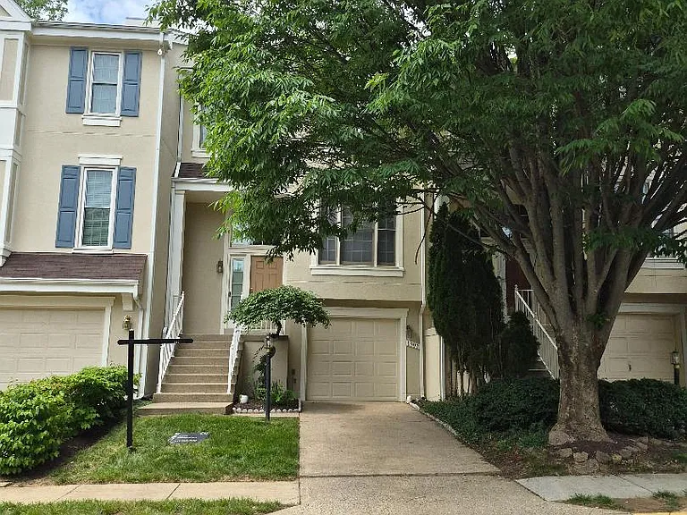 1303 Park Garden Ln — Photo 1