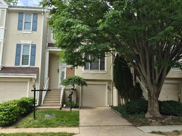 1303 Park Garden Ln, Reston, VA 20194