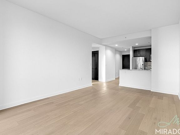 4th image of 21 W End Ave APT 3408