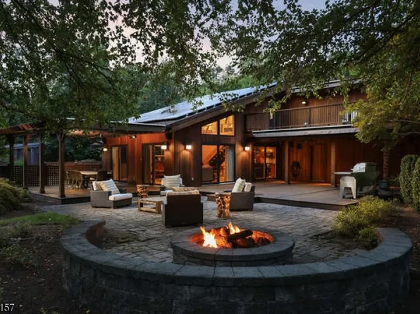 130 Wichser Ln W, Green Brook Twp., NJ 07059