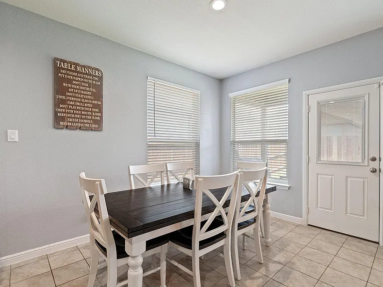 9124 Golden Hollow Ln — Photo 6