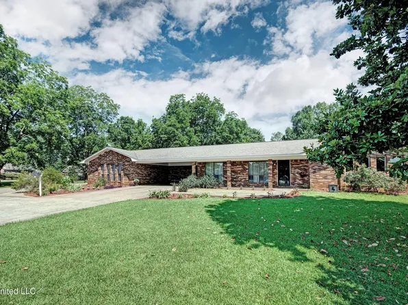 1302 Highway 16 W, Carthage, MS 39051