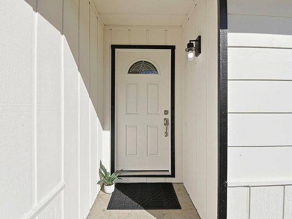 4th image of 334 Brockhurst Drive