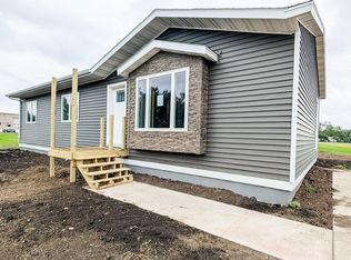 512 S Main St, Wagner, SD 57380