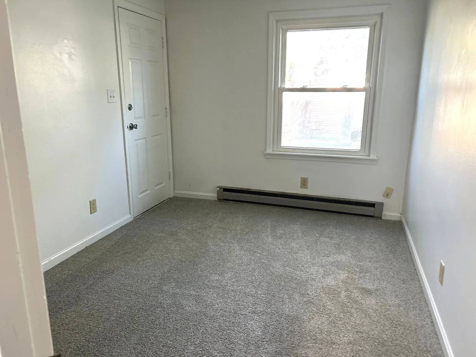 2 bed, 900 sqft, $1,250 — Photo 3