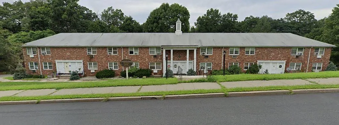 280 E Main St — Photo 1
