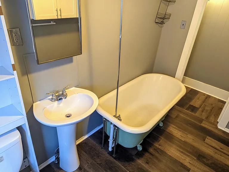 155 Queen St #3 — Photo 13