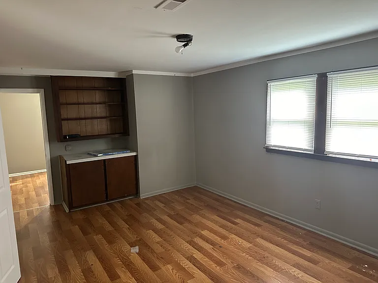 1257 Durbin St — Photo 3