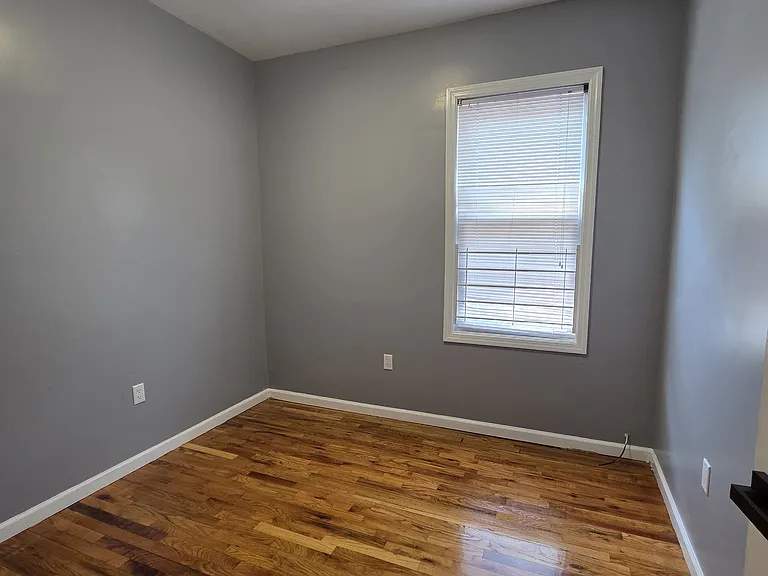 136 S 11th St #3 — Photo 7