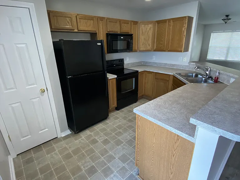 137 Fairgreen St — Photo 5