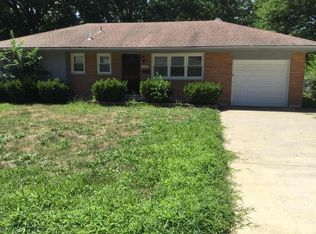 17297 E Cheyenne Dr, Independence, MO 64056