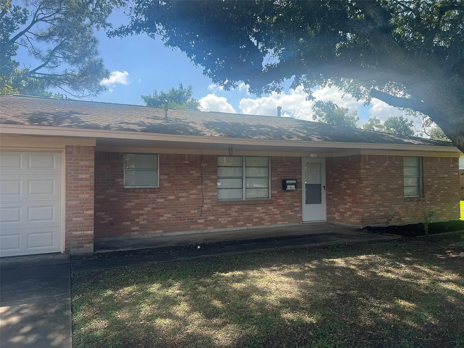 3 bed, 2.0 bath, 1520 sqft, $1,850 — Photo 3