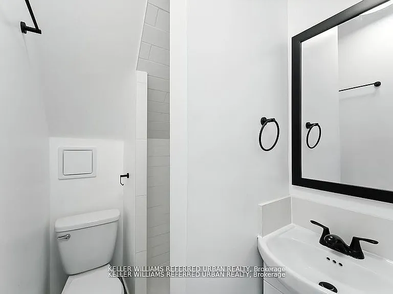 1182 Ossington Ave #UPPER — Photo 17
