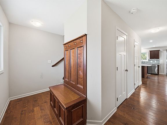 3rd image of 307 SW 50th St