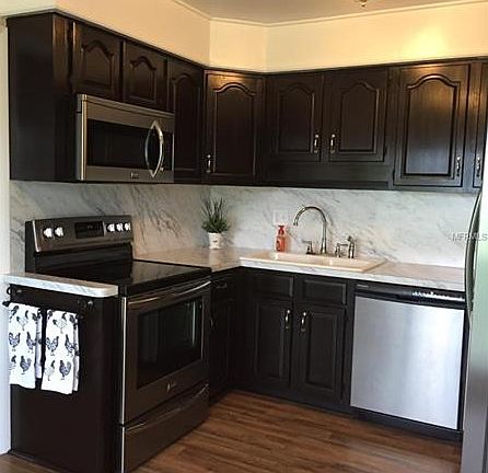 3rd image of 104 Sandburg Ln