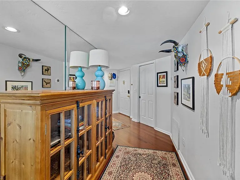 6290 Bellerive Ave #105 — Photo 22