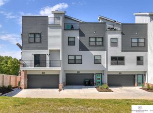 3119 Mayberry Plz, Omaha, NE 68105