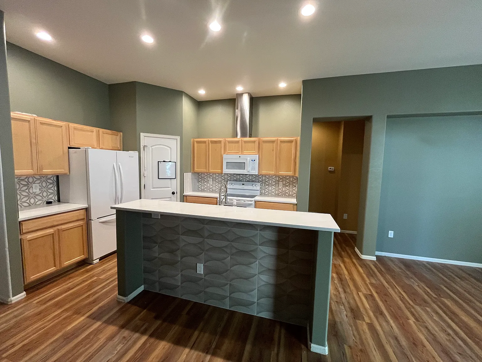 3 bed, 1540 sqft, $2,800 — Photo 2