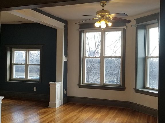 2nd image of 2144 W Van Buren St #3