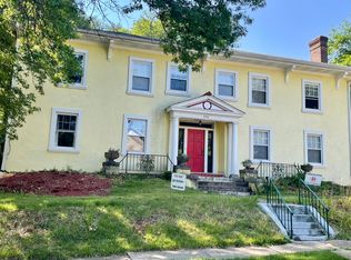 438 California Ave #B, Webster Groves, MO