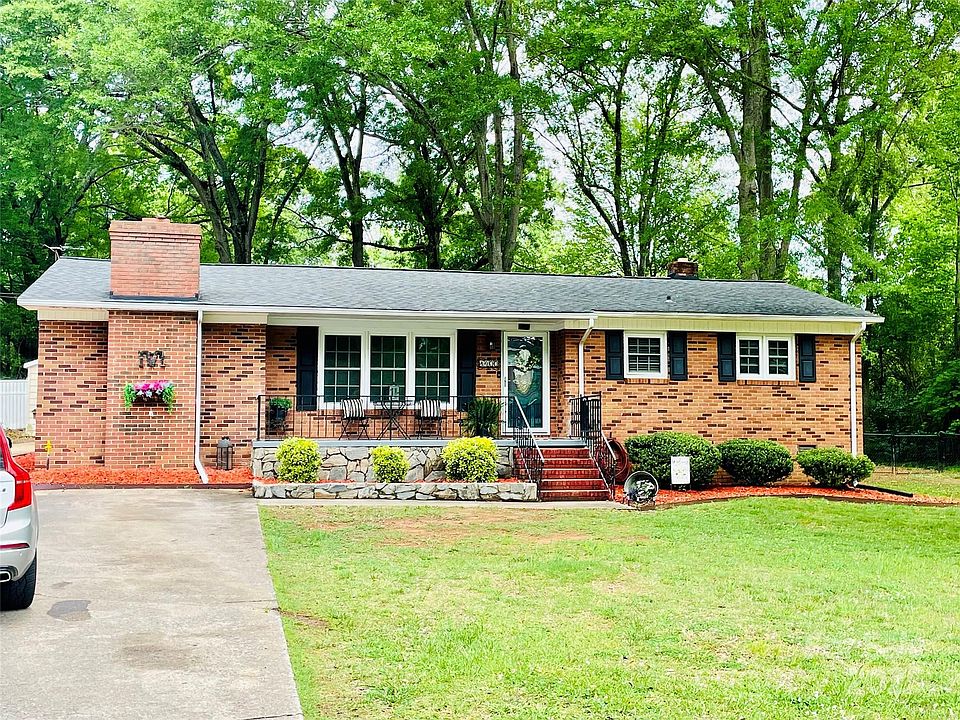 1st image of 1400 Lackey St