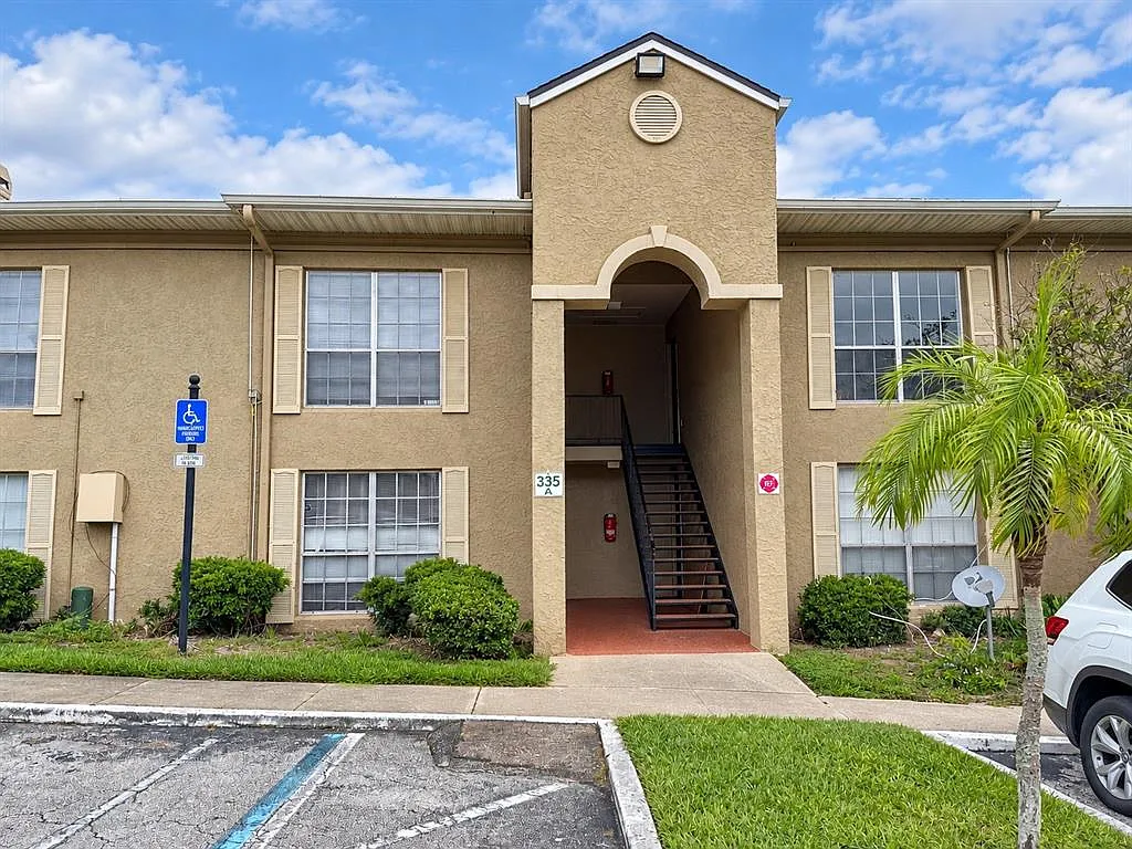3 bed, 2.0 bath, 1080 sqft, $1,600 — Photo 1