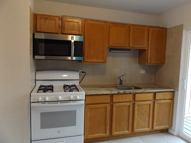 710 W Huntington Commons Rd #2B — Photo 8
